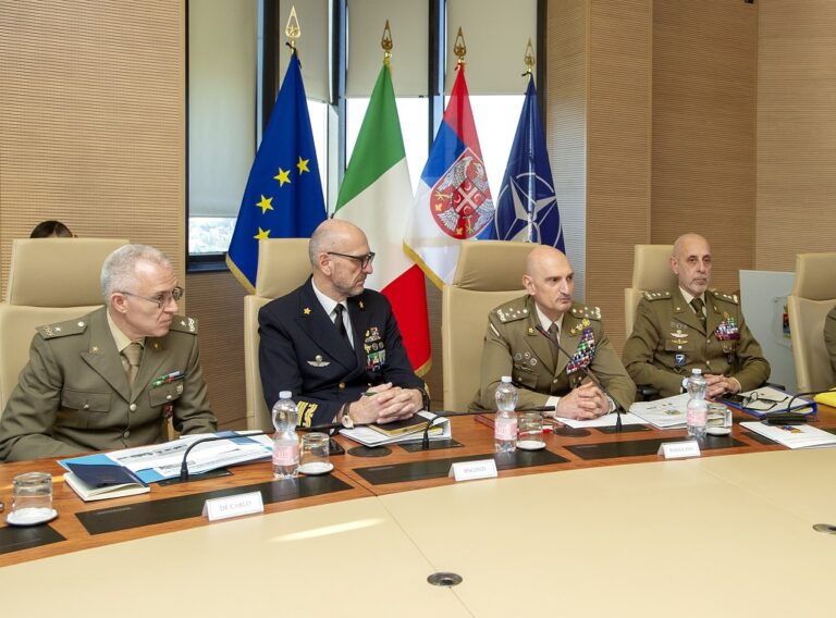 Aerospazio e difesa, accordo tecnico Italia-Serbia